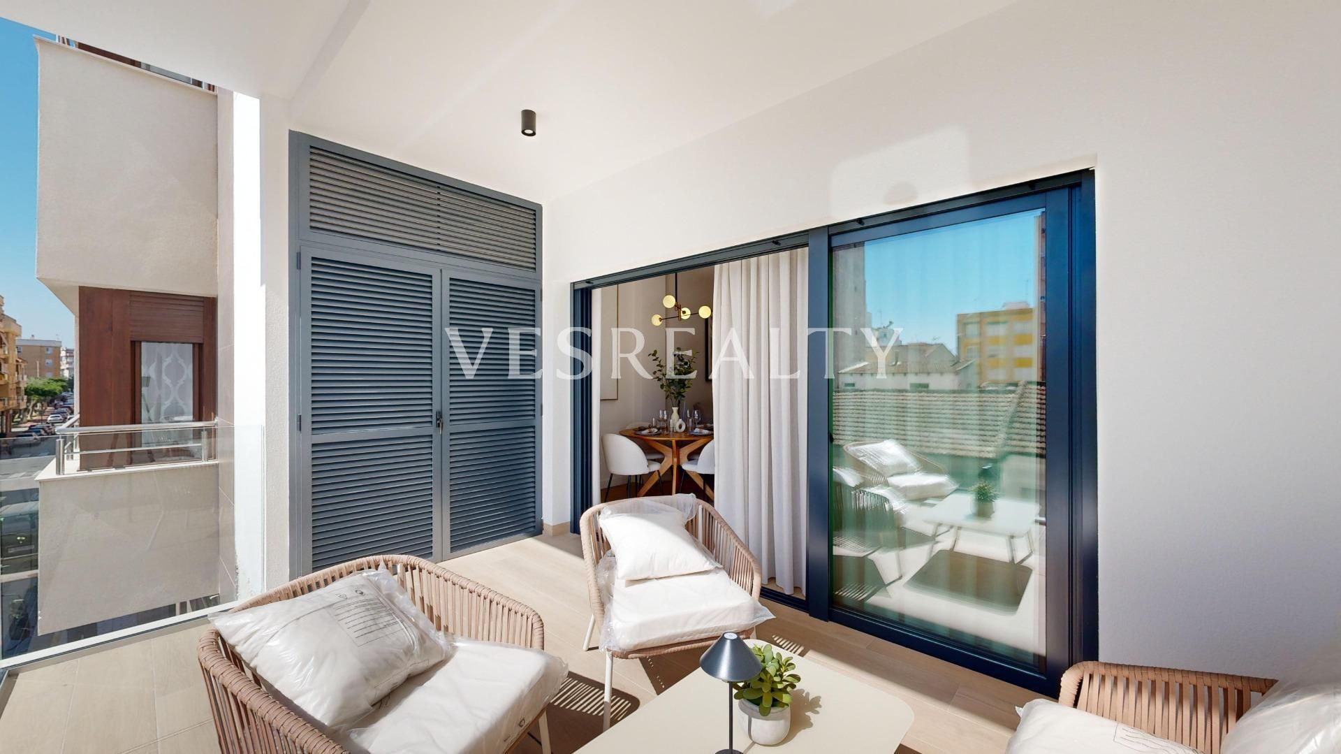 Exterior view of Attic for sale in Guardamar del Segura  with Air Conditioner, Storage room and Balcony