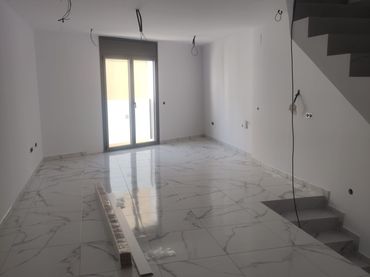 Casa a schiera con balcone in vendita a Carrer Vilafranca