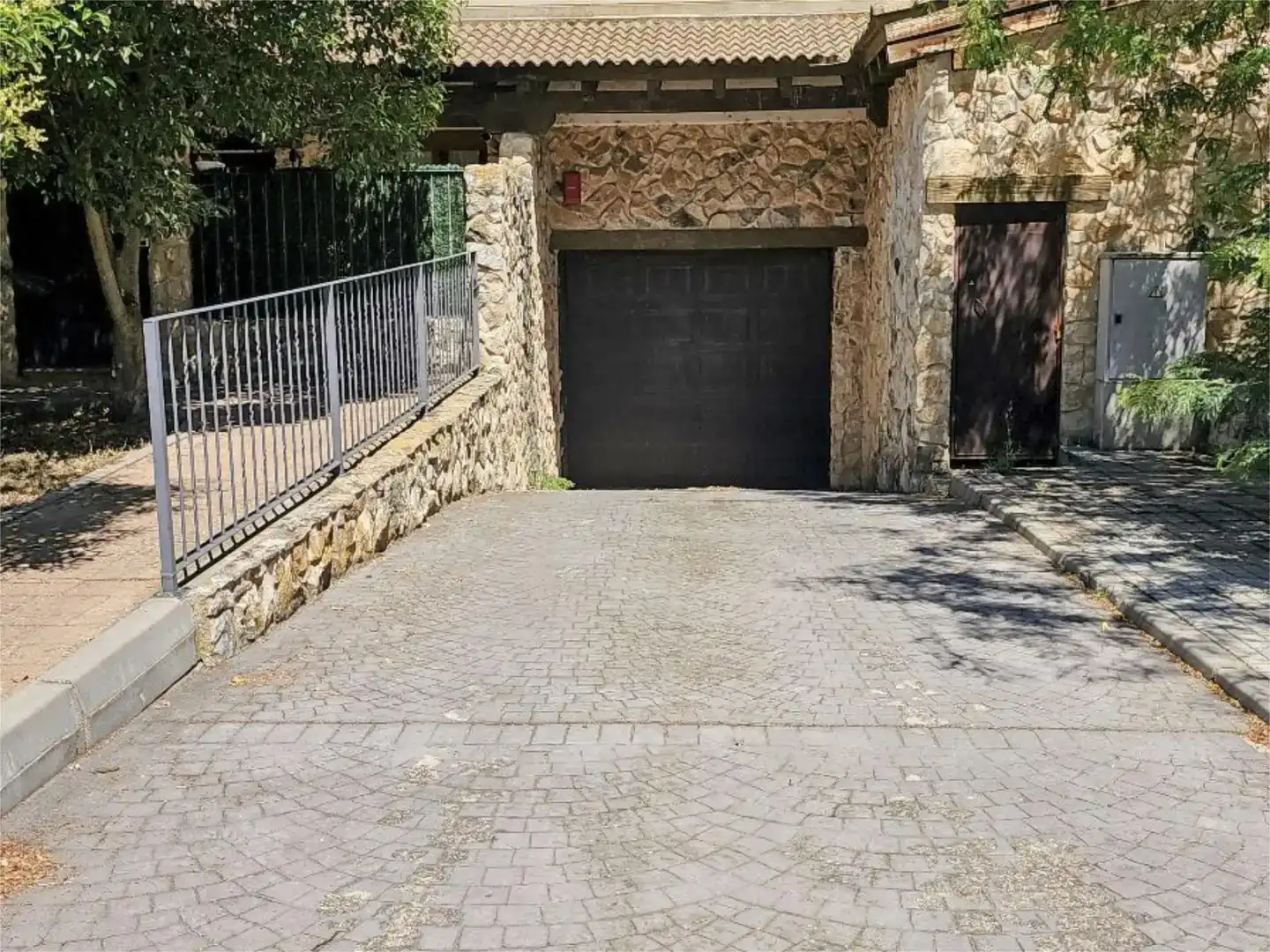 Parking of Duplexes for sale in Grajera, Segovia