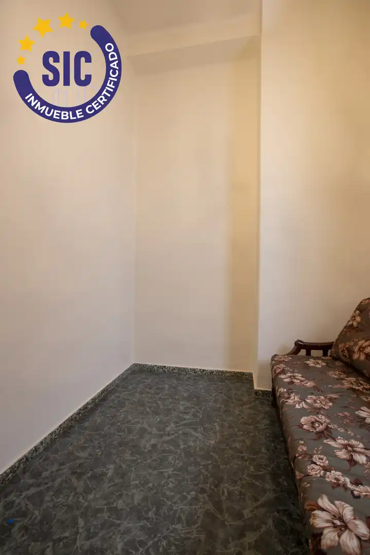 Piso en venta en Valencia con Calefacción, Trastero y Balcón