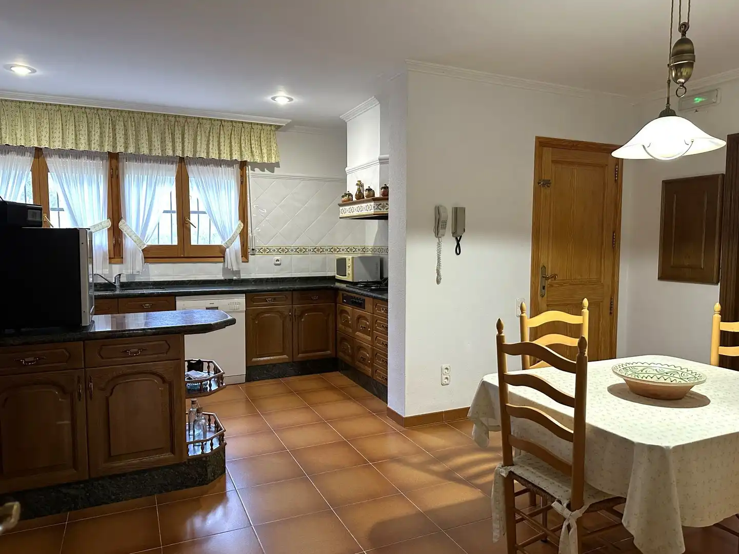 Cuina de Casa o xalet en venda en Ontinyent amb Aire condicionat, Calefacció i Jardí privat