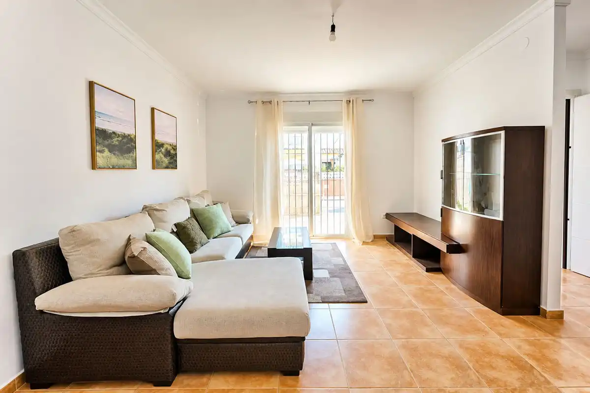 Casa amb jardí en venda a Manilva Pueblo