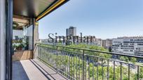 Exterior view of Flat for sale in  Barcelona Capital  with Air Conditioner, Heating and Terrace