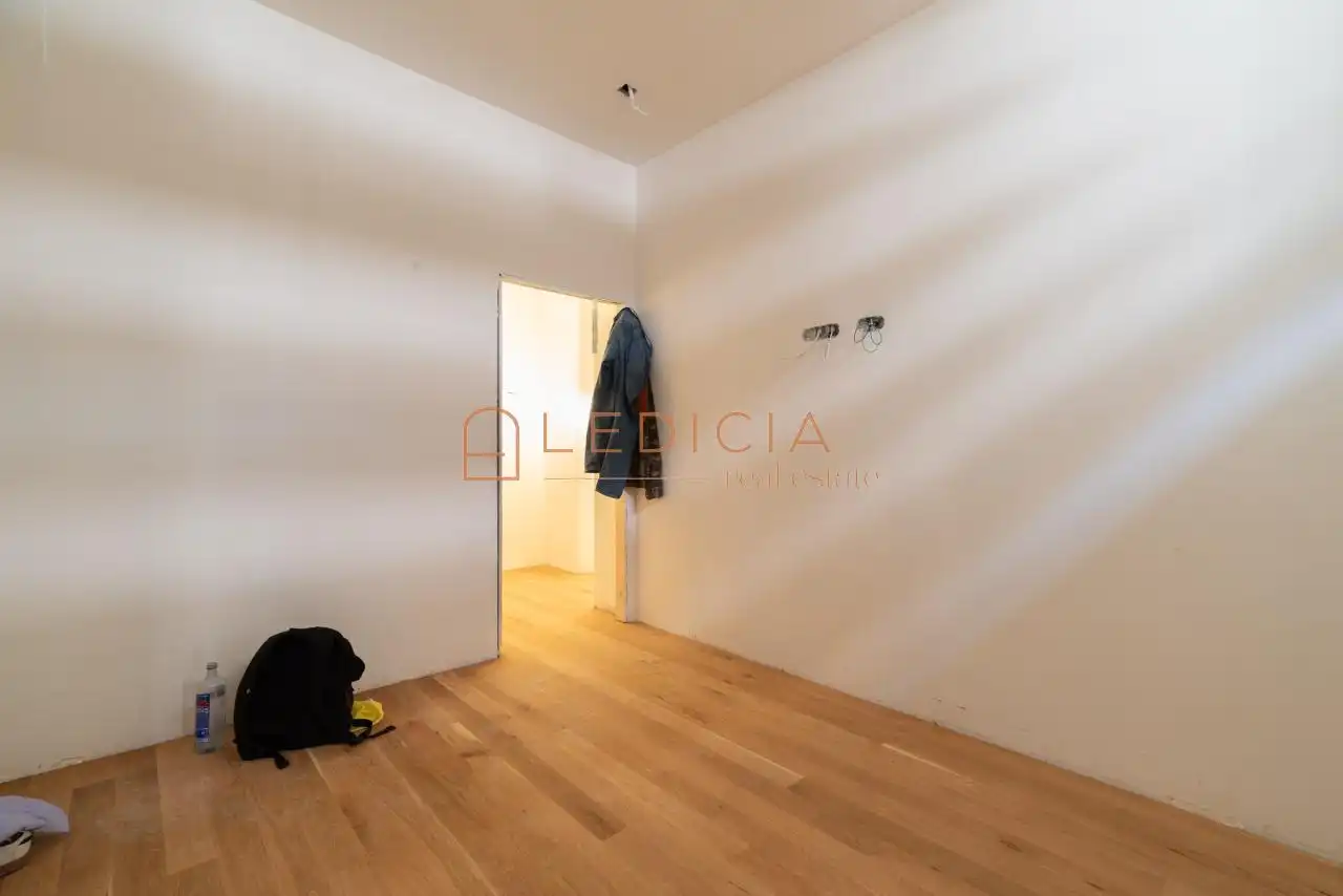 Piso en venta en Vigo  con Calefacción, Terraza y Amueblado