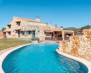 Vista exterior de Finca rústica en venda en L'Ampolla amb Piscina