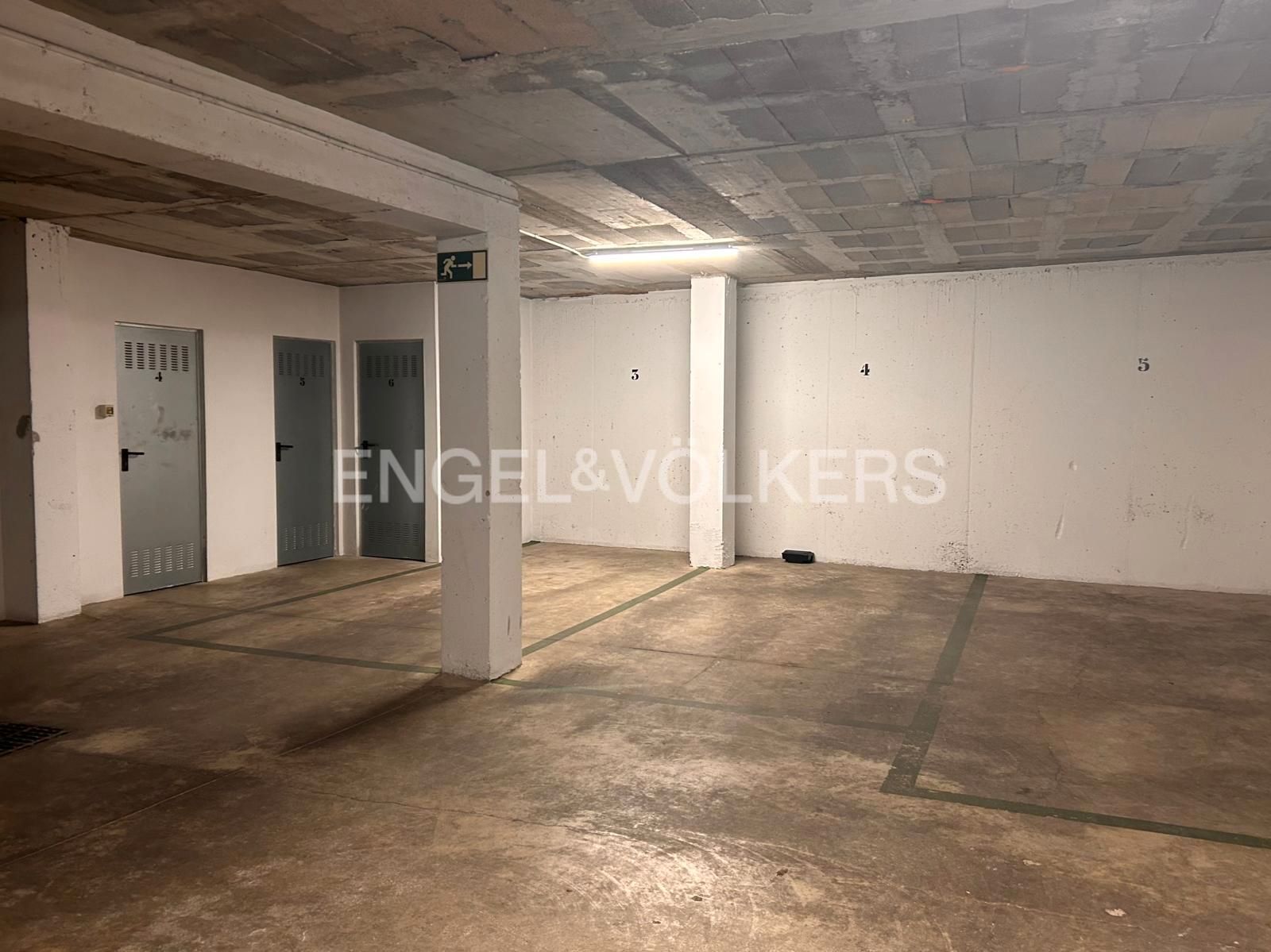 Garatge en venda en Dos Hermanas