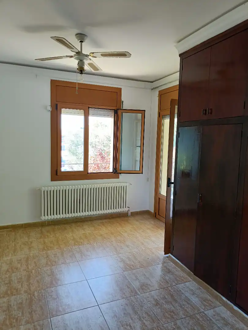Dormitori de Casa o xalet en venda en Girona amb Calefacció, Jardí privat i Parquet