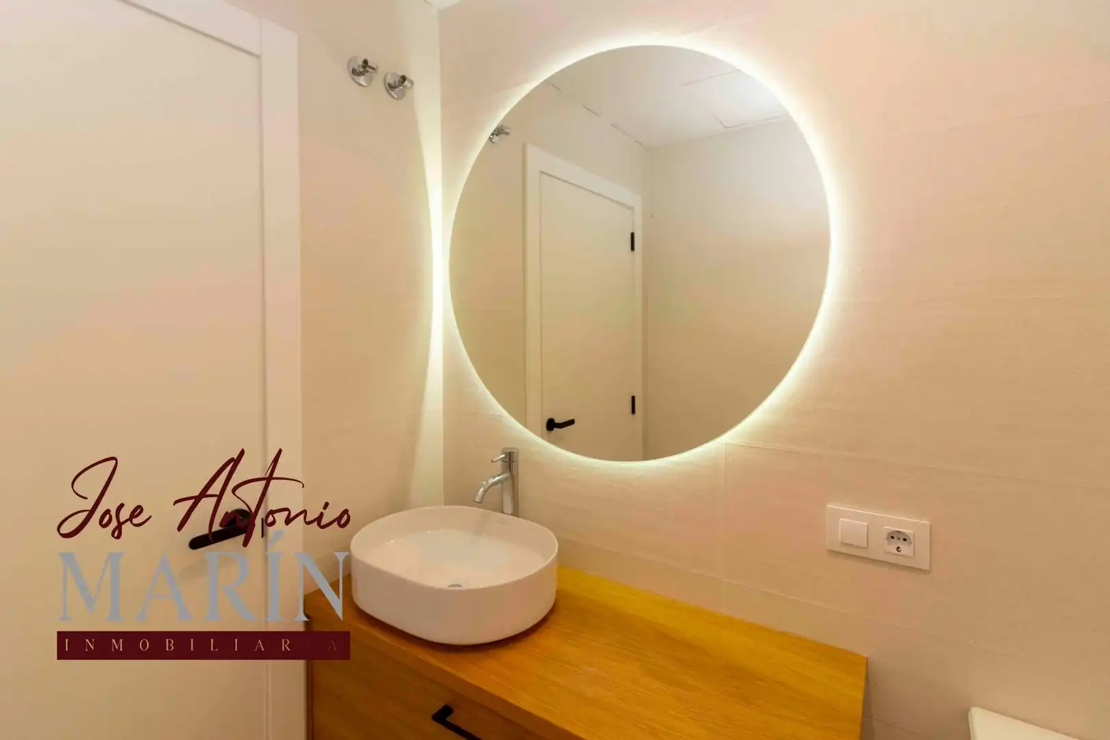 Bany de Apartament en venda en Badajoz amb Aire condicionat