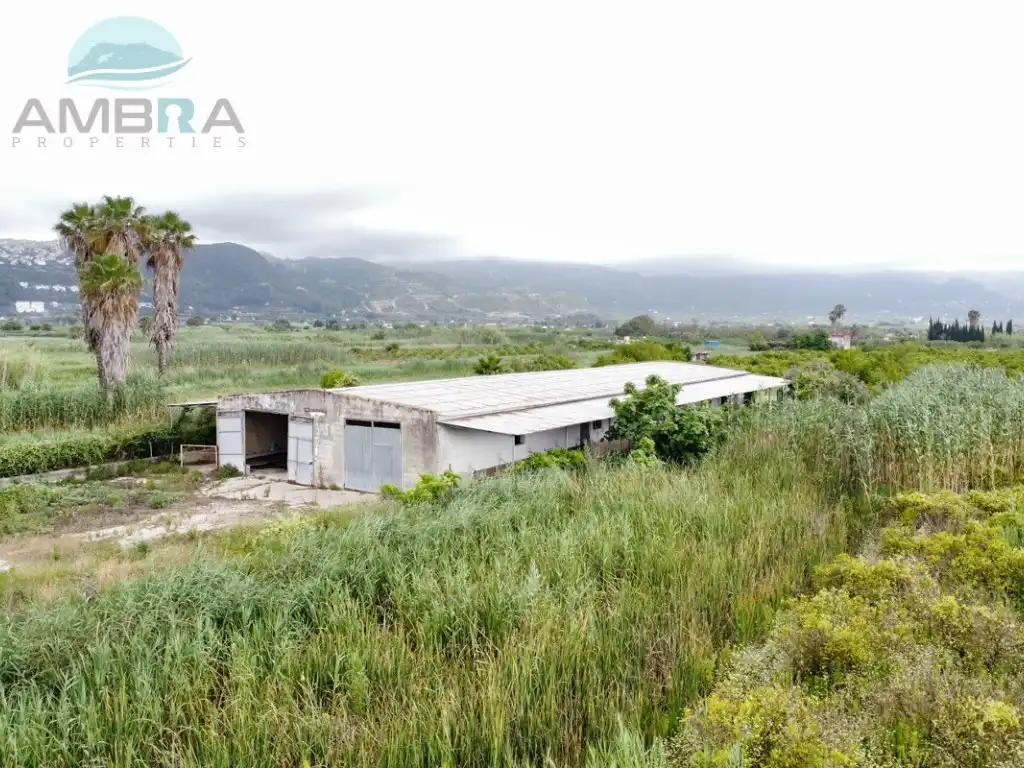 Nave industrial en venta en Pego
