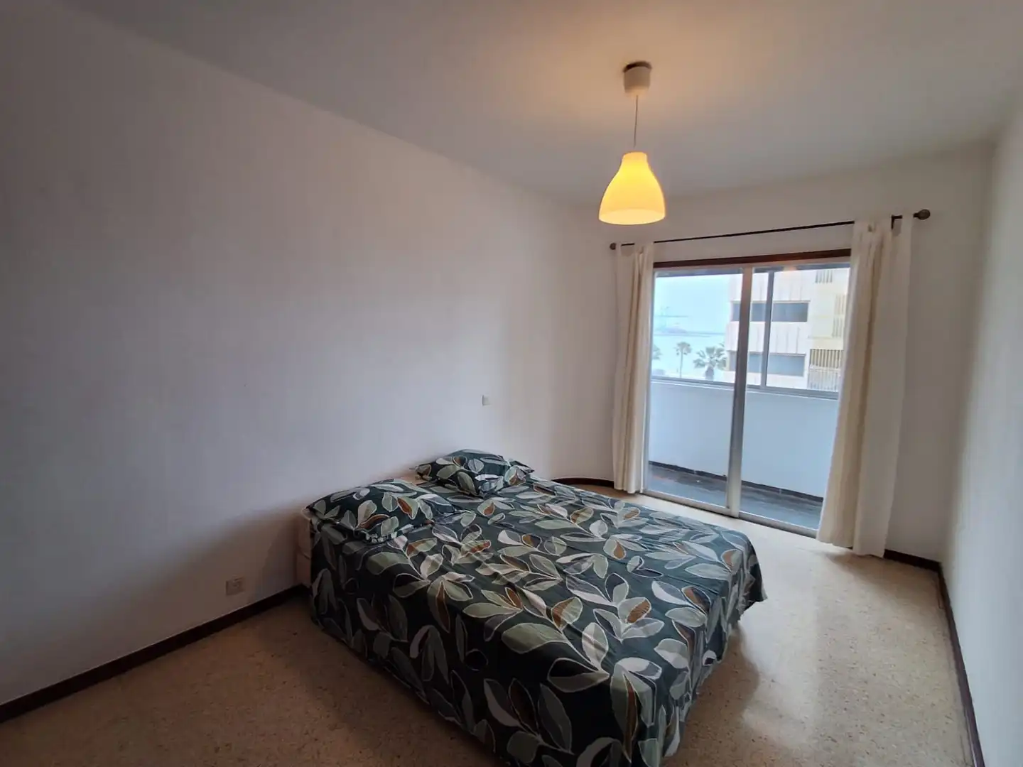 Habitación de Piso de alquiler en Las Palmas de Gran Canaria con Parquet, Horno y Balcón