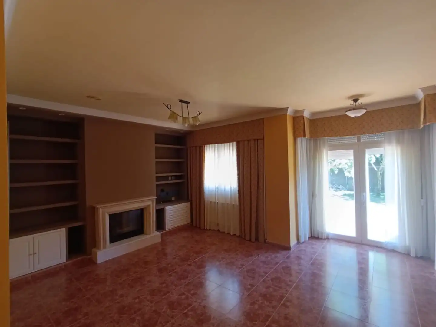Sala d'estar de Casa adosada en venda en La Vega
