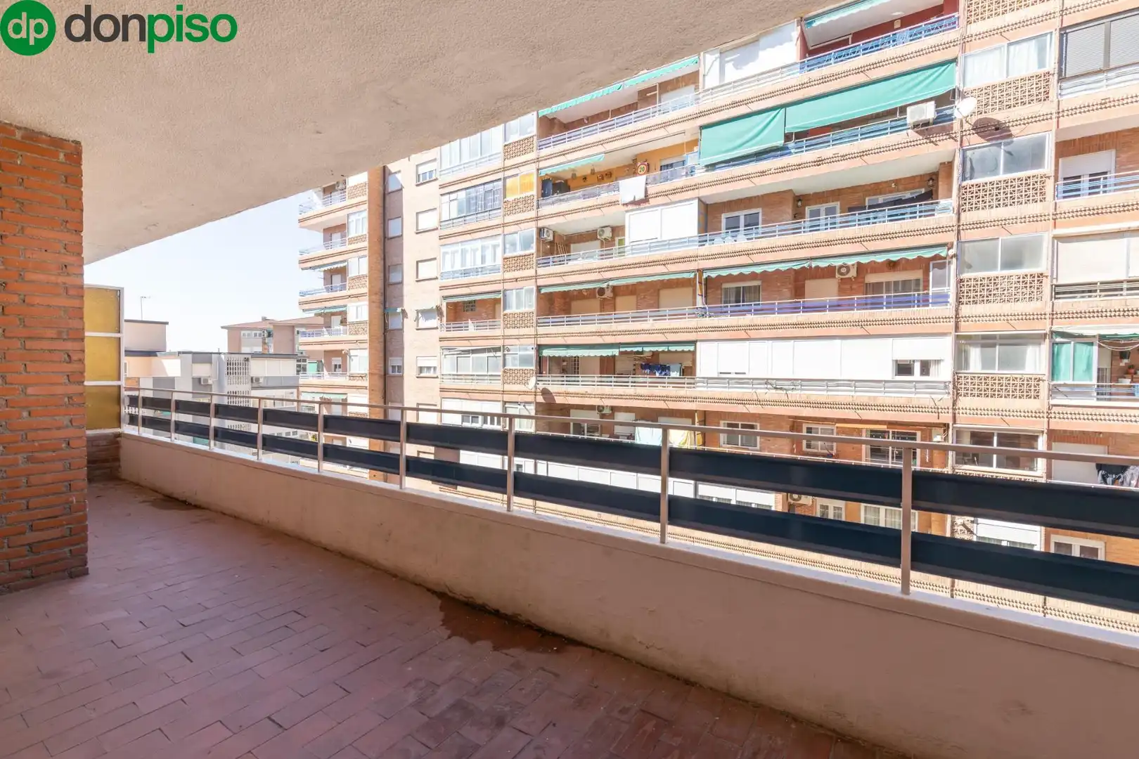 Piso en venta en Calle ALMUÑECAR, 4, Barrio de Zaidín