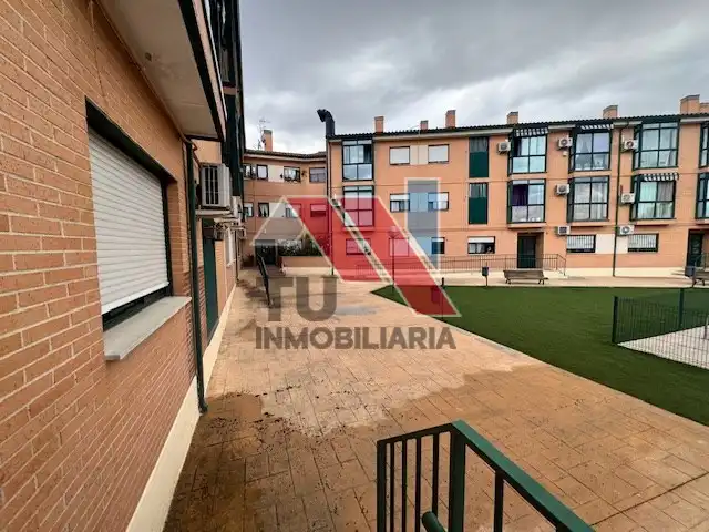 Vista exterior de Pis en venda en Fuensalida amb Balcó i Piscina comunitària