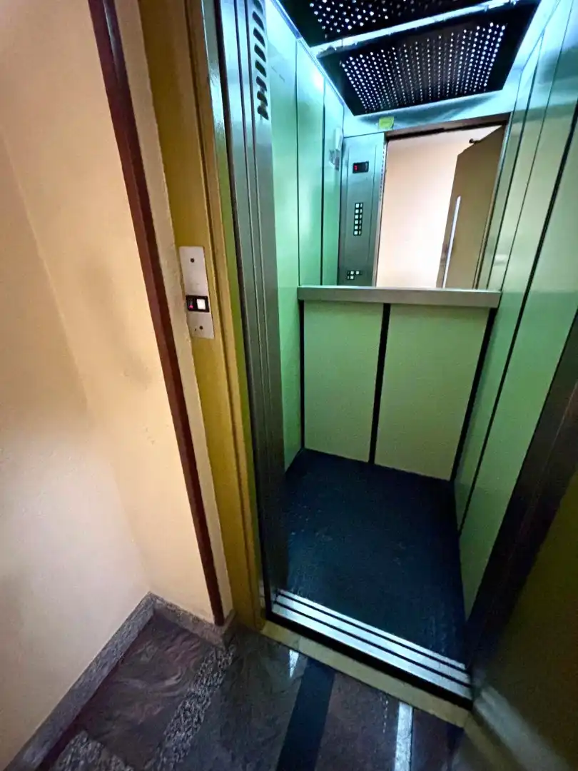 Piso en venta en Gijón  con Calefacción, Terraza y Trastero