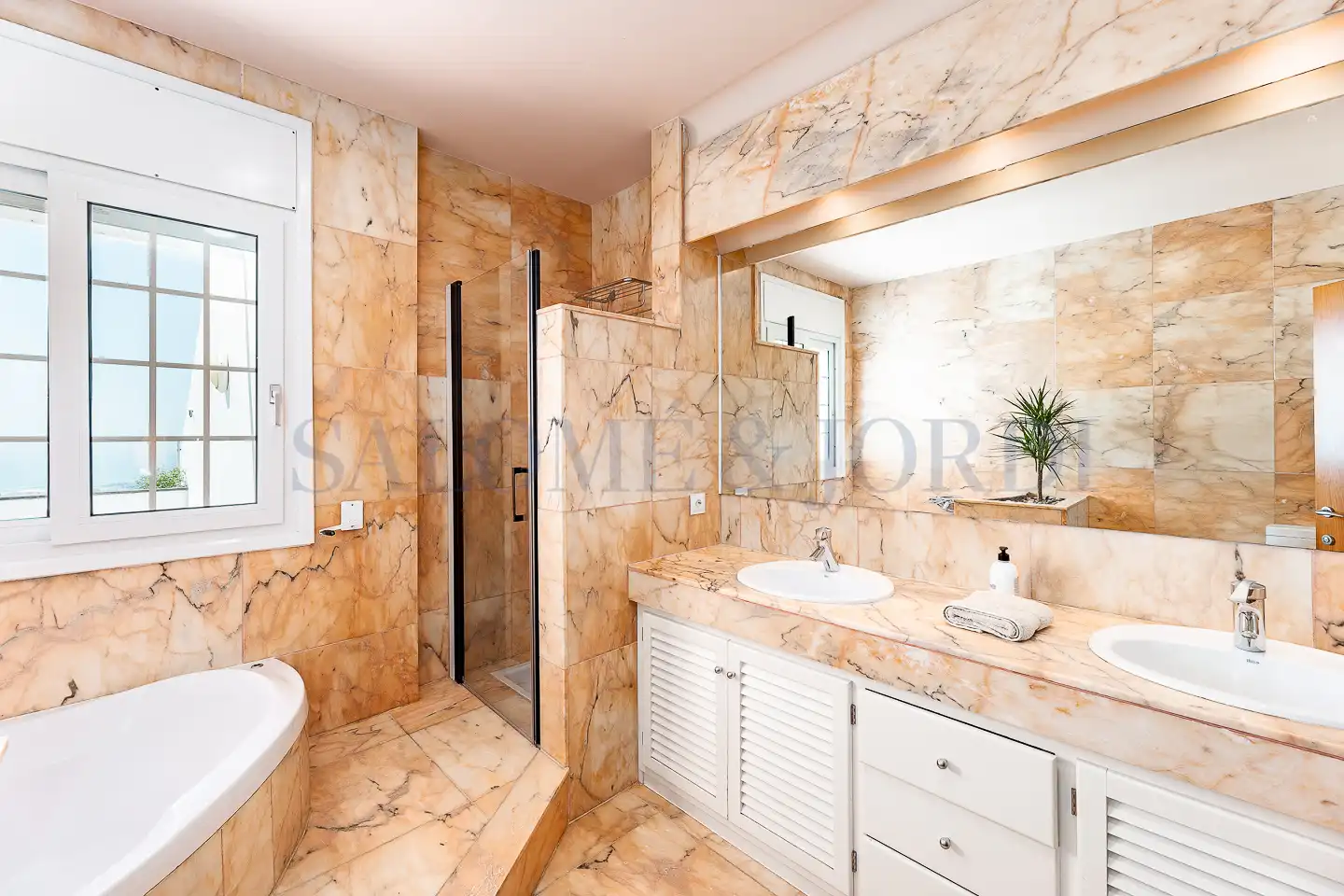 Baño de Casa o chalet en venta en Cabrils con Aire acondicionado, Calefacción y Jardín privado