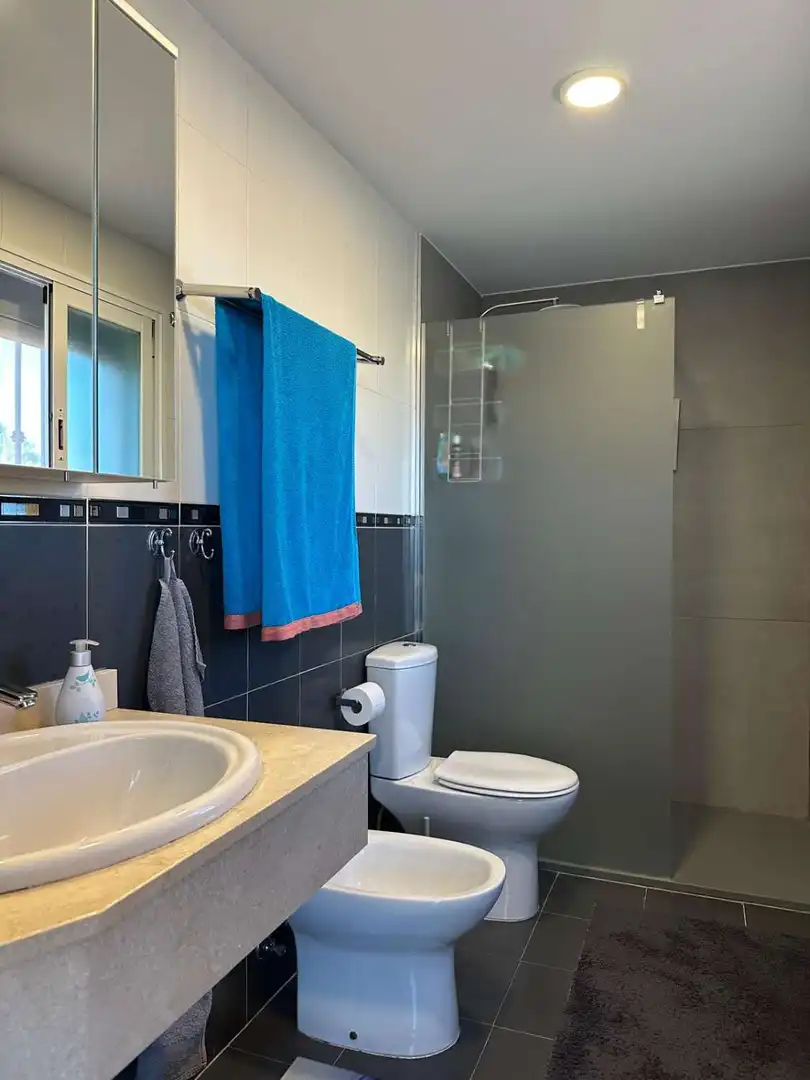 Badezimmer von Wohnungen zum Verkauf in Salobreña