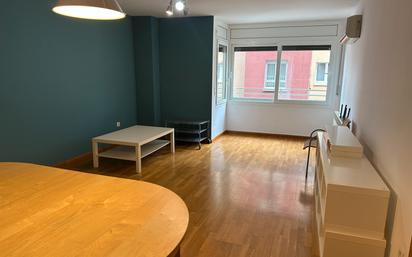 Wohnzimmer von Wohnung miete in  Lleida Capital mit Klimaanlage, Heizung und Parkett