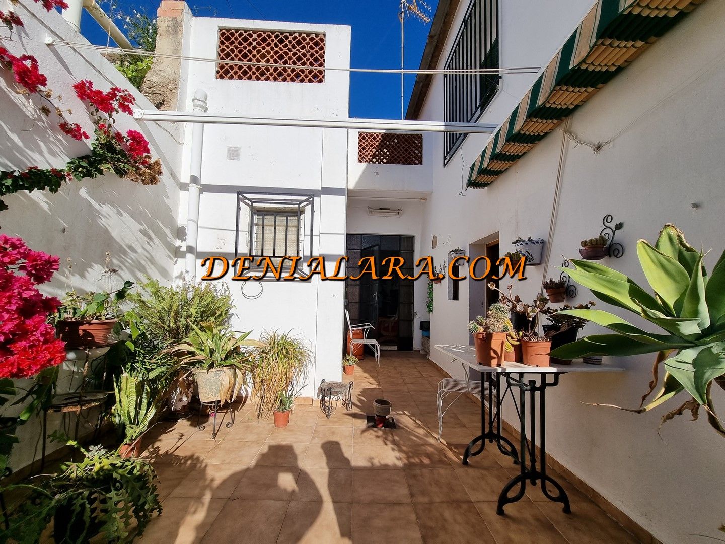Vista exterior de Casa o xalet en venda en Sagra amb Jardí privat, Terrassa i Traster
