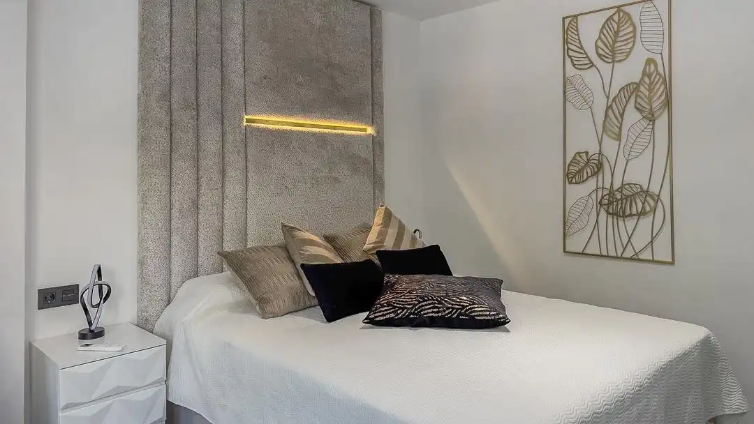 Habitación de Casa adosada en venta en Málaga con Aire acondicionado, Terraza y Amueblado
