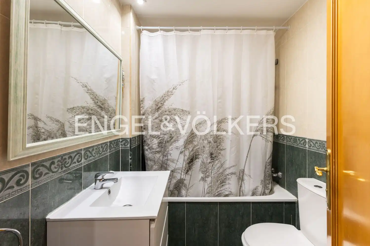 Baño de Piso en venta en Tavernes Blanques con Aire acondicionado, Calefacción y Terraza