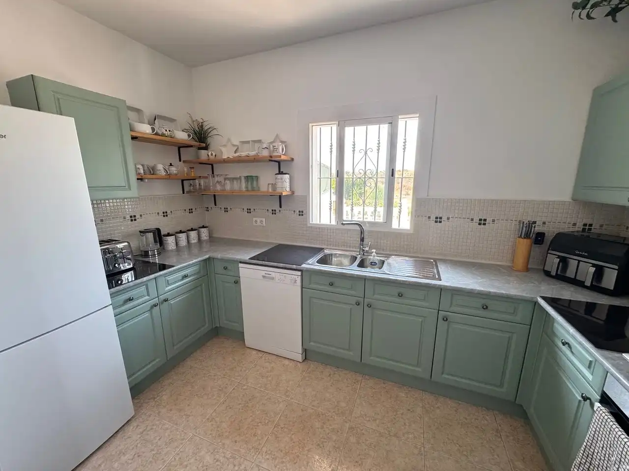 Cuina de Casa o xalet en venda en Huércal-Overa amb Aire condicionat, Terrassa i Piscina