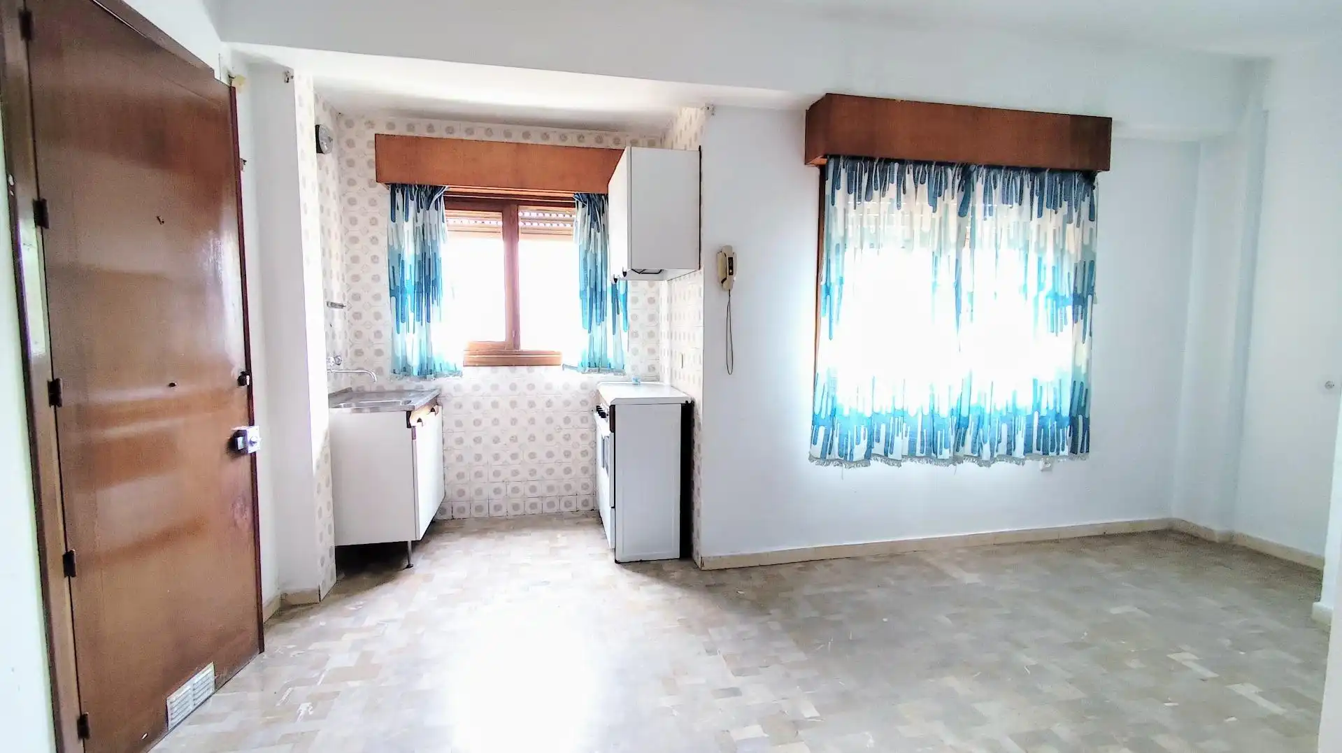 Cocina de Estudio en venta en Torremolinos con Jardín privado y Piscina comunitaria