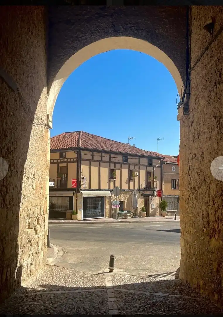 Vista exterior de Edifici en venda en Peñaranda de Duero