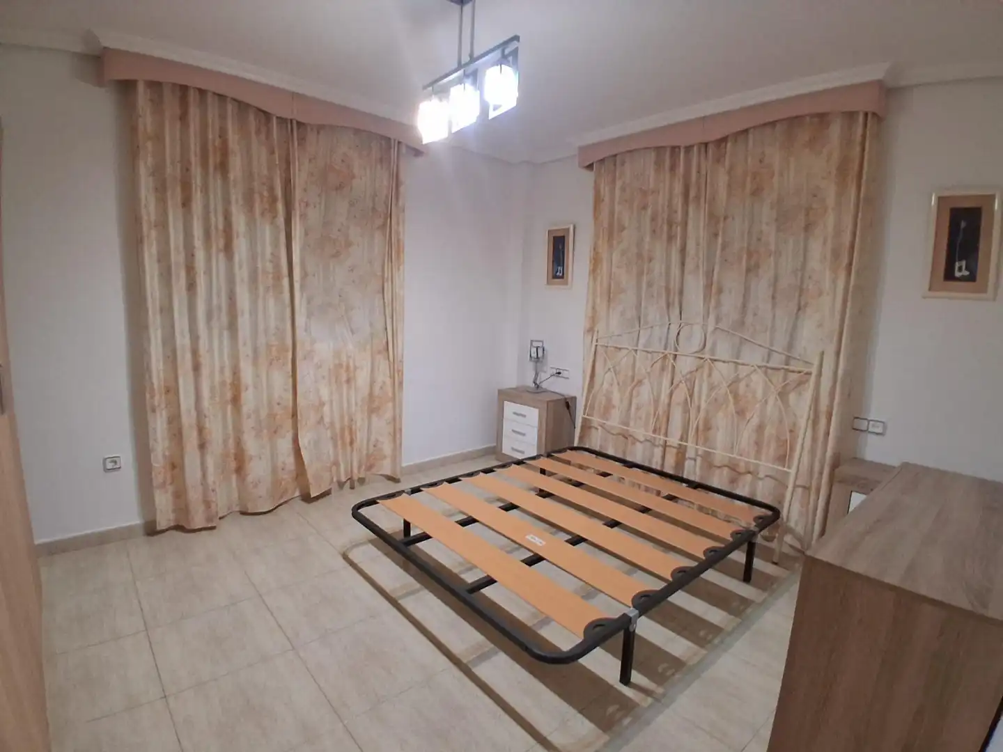 Schlafzimmer von Erdgeschoss zur Miete in Murcia mit Klimaanlage