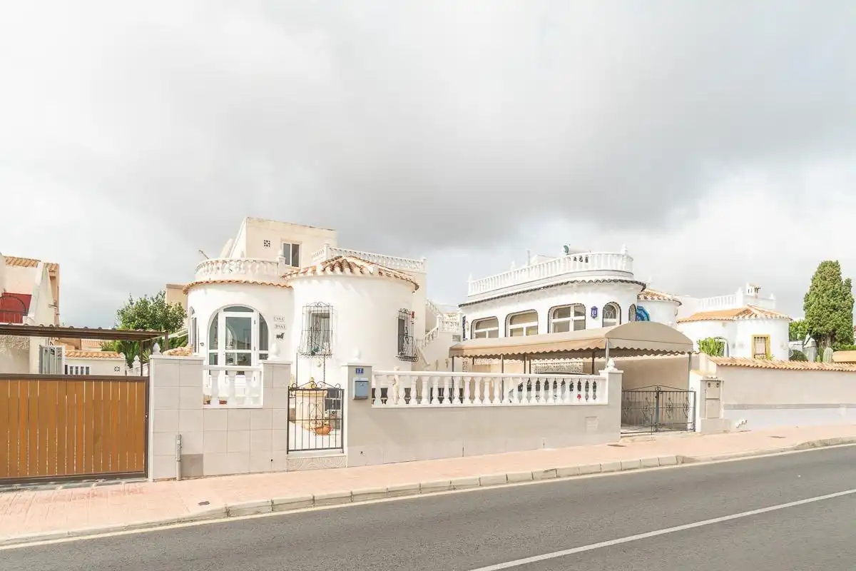 Detached house with terrace for sale in Orihuela Costa, imagen 5