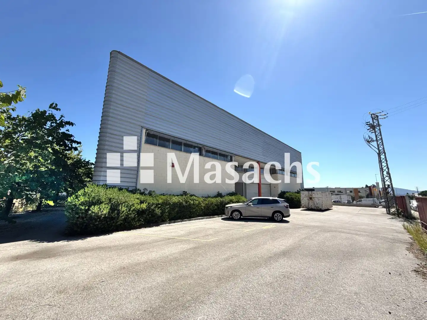 Vista exterior de Nave industrial en venta en Martorell