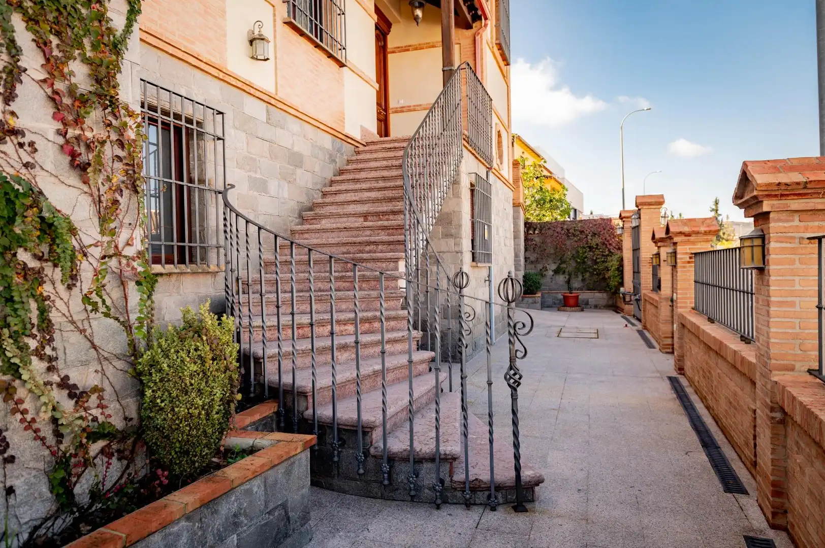 Vista exterior de Casa o xalet en venda en Antequera amb Aire condicionat, Terrassa i Traster