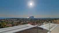 Vista exterior de Casa o xalet en venda en Calpe / Calp amb Piscina