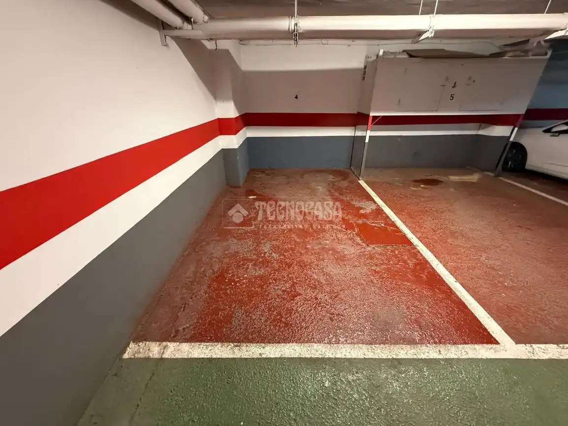 Parking de Piso en venta en Zaragoza con Calefacción, Trastero y Balcón