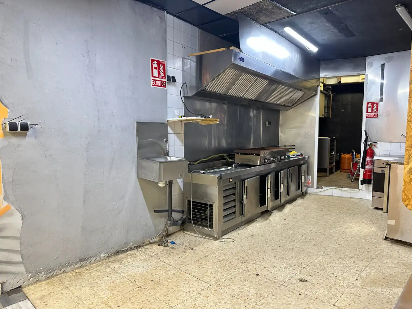 Geschaftsraum zur Miete in Rúa de San Pedro de Mezonzo, Ensanche - Sar