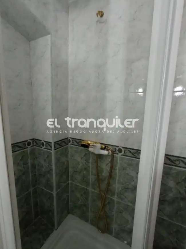 Bathroom of Flat for rent in Villaverde