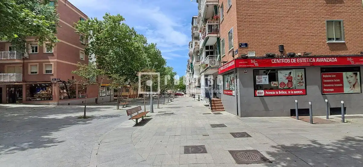 Vista exterior de Pis en venda en Alcorcón amb Calefacció, Terrassa i Alarma