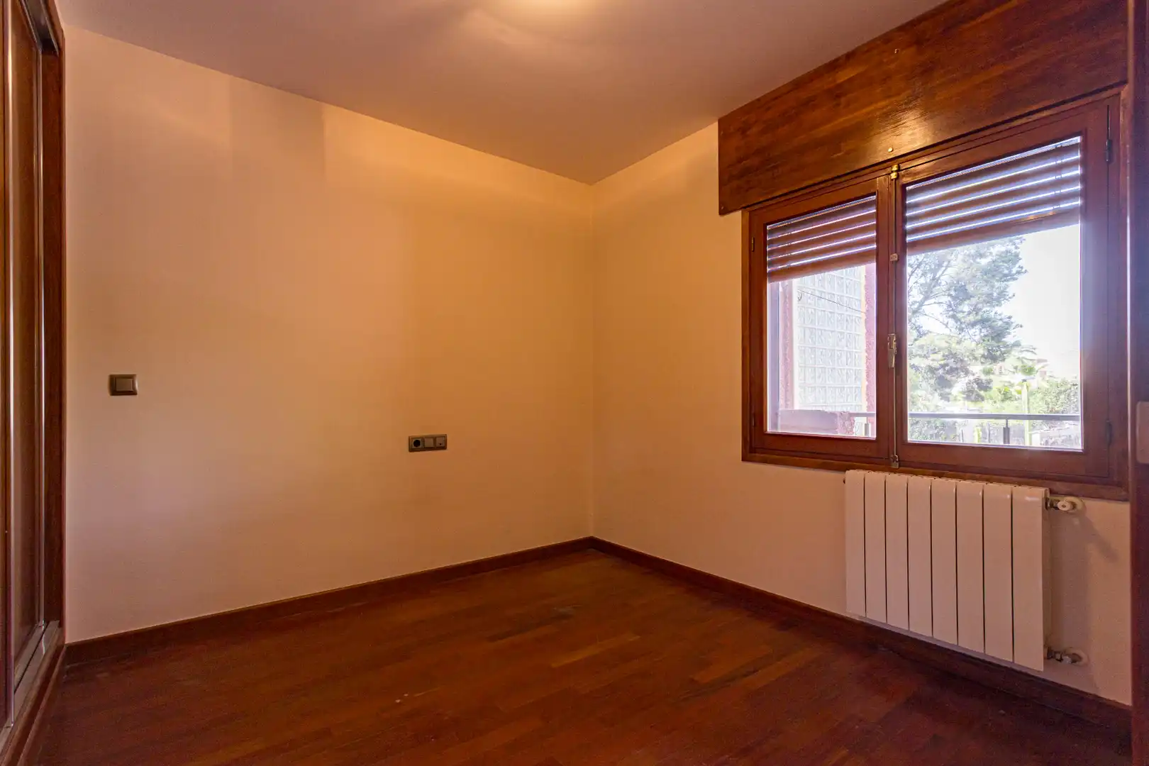 Dormitori de Casa adosada en venda en Murcia amb Jardí privat, Parquet i Terrassa