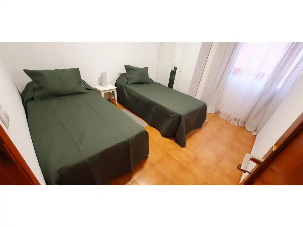 Habitación de Piso en venta en El Rosario con Terraza y Piscina