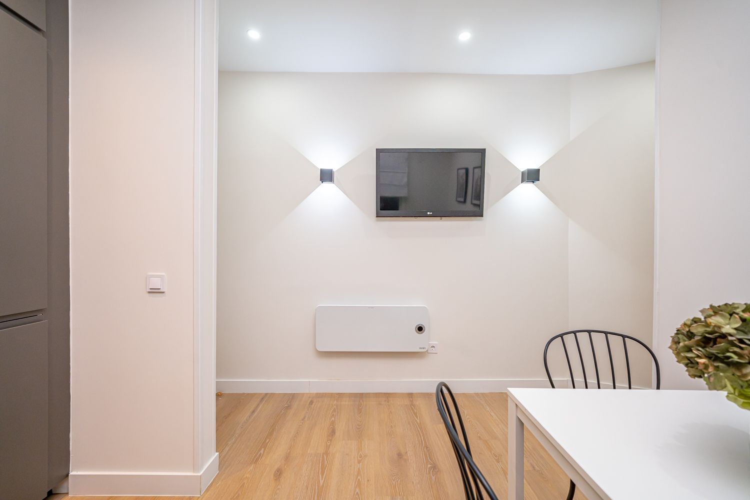 Flat for sale in  Madrid Capital  with Air Conditioner, Heating and Private garden