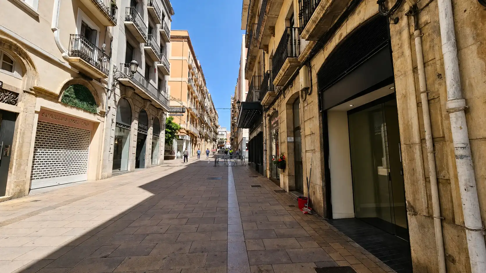 Außenansicht von Geschaftsraum zur Miete in Tarragona mit Klimaanlage, Heizung und Parkett