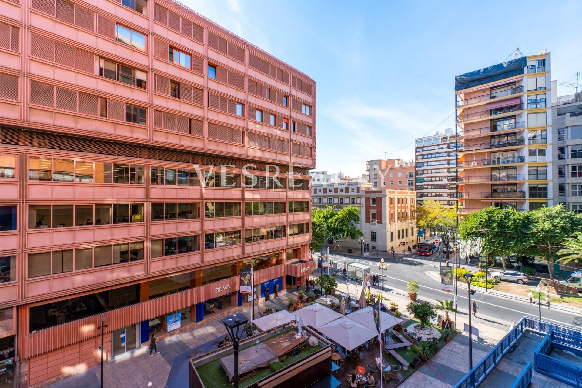 Vista exterior de Apartamento en venta en Alicante / Alacant con Aire acondicionado, Terraza y Balcón