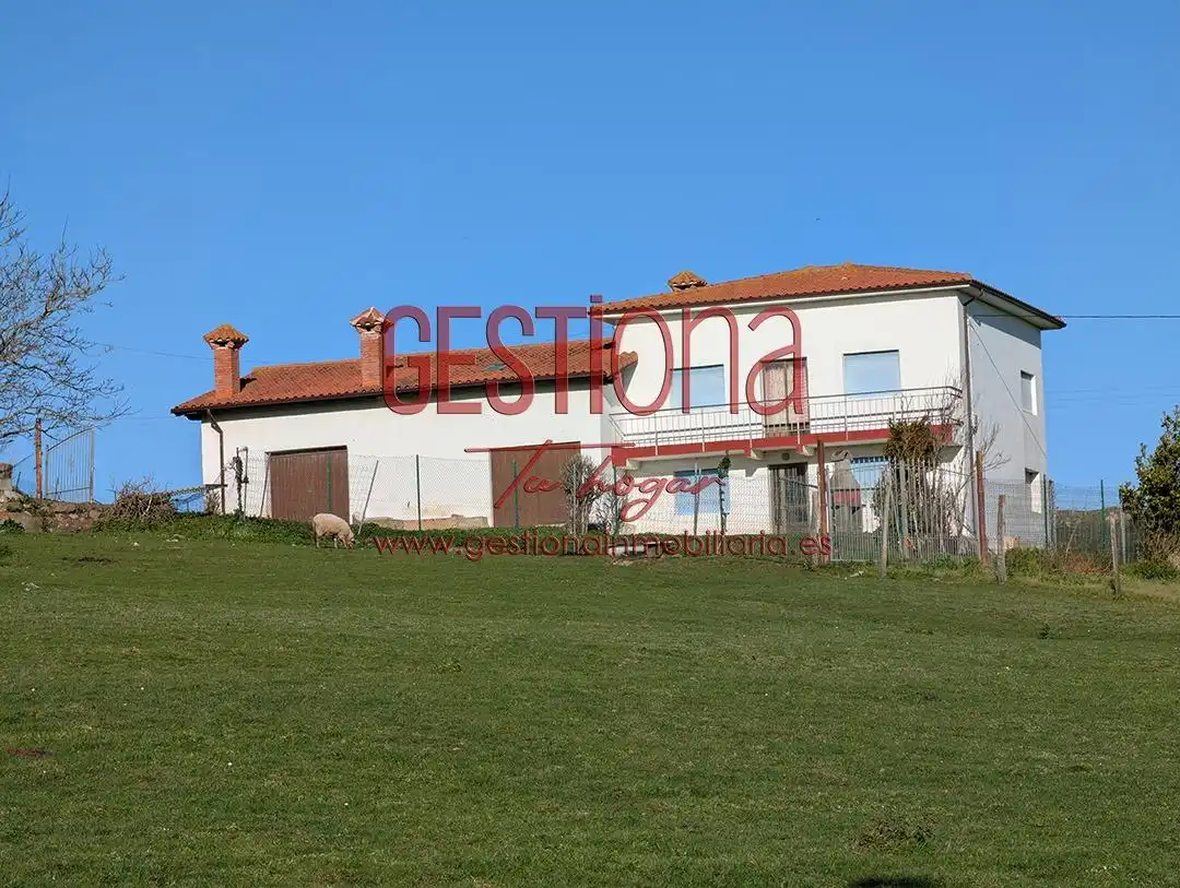 Außenansicht von Country house zum Verkauf in Bareyo mit Privatgarten, Terrasse und Balkon