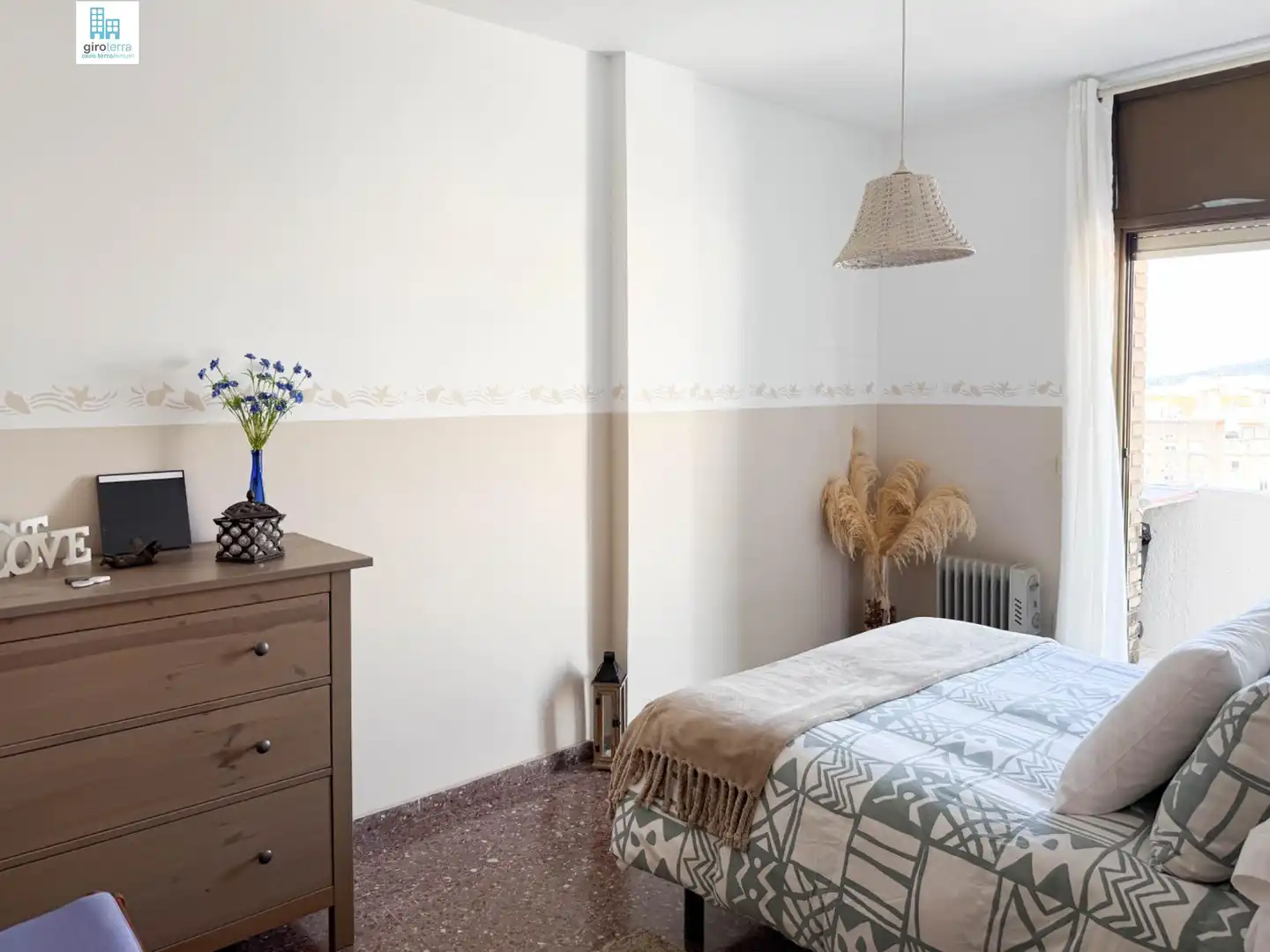 Schlafzimmer von Dachboden zum Verkauf in Blanes mit Terrasse