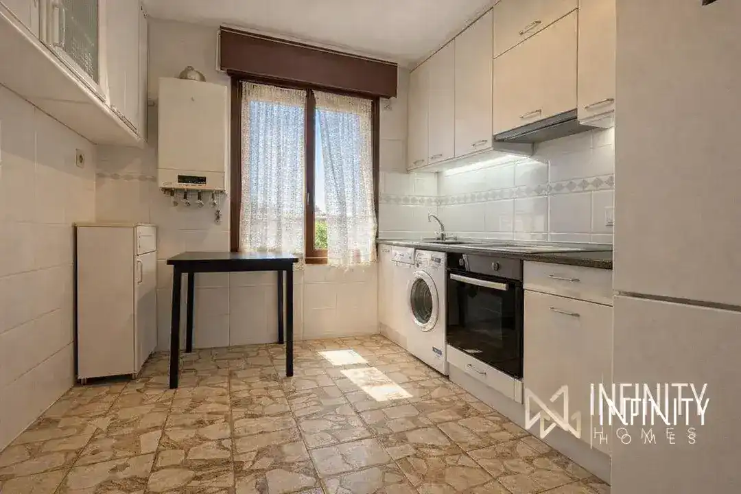 Kitchen of Flat for rent in Galdakao  with Heating, Terrace and Furnished