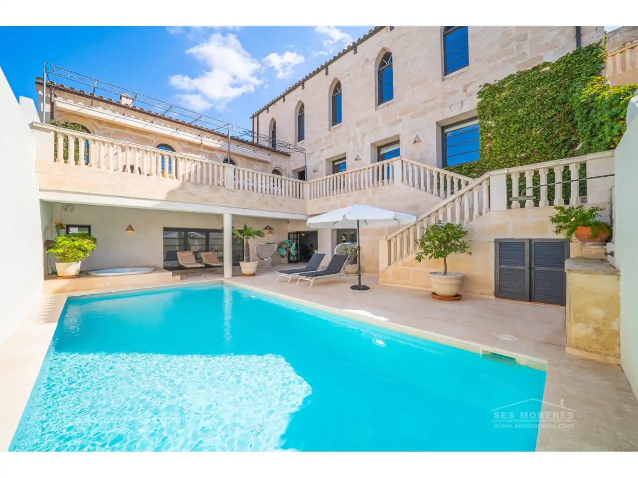 House with pool for sale in Maó ciutat