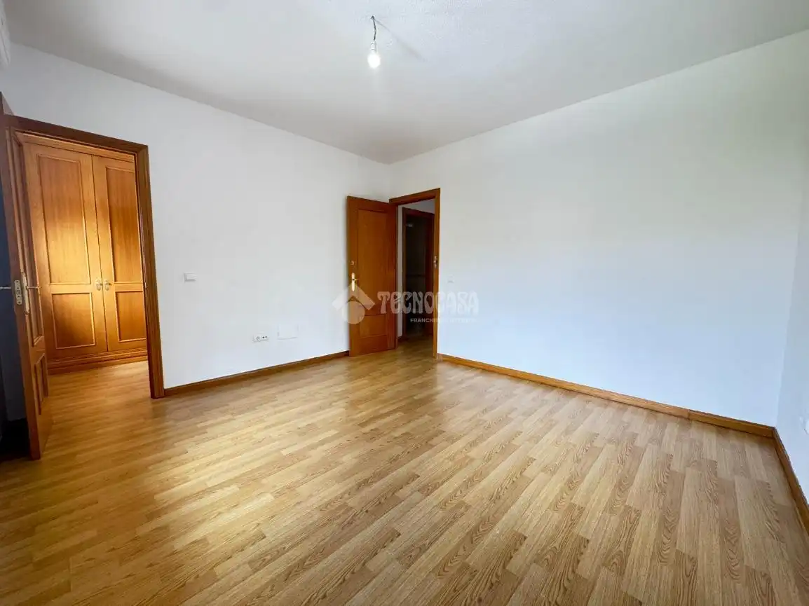 Bedroom of Flat for sale in Ontígola  with Air Conditioner and Heating