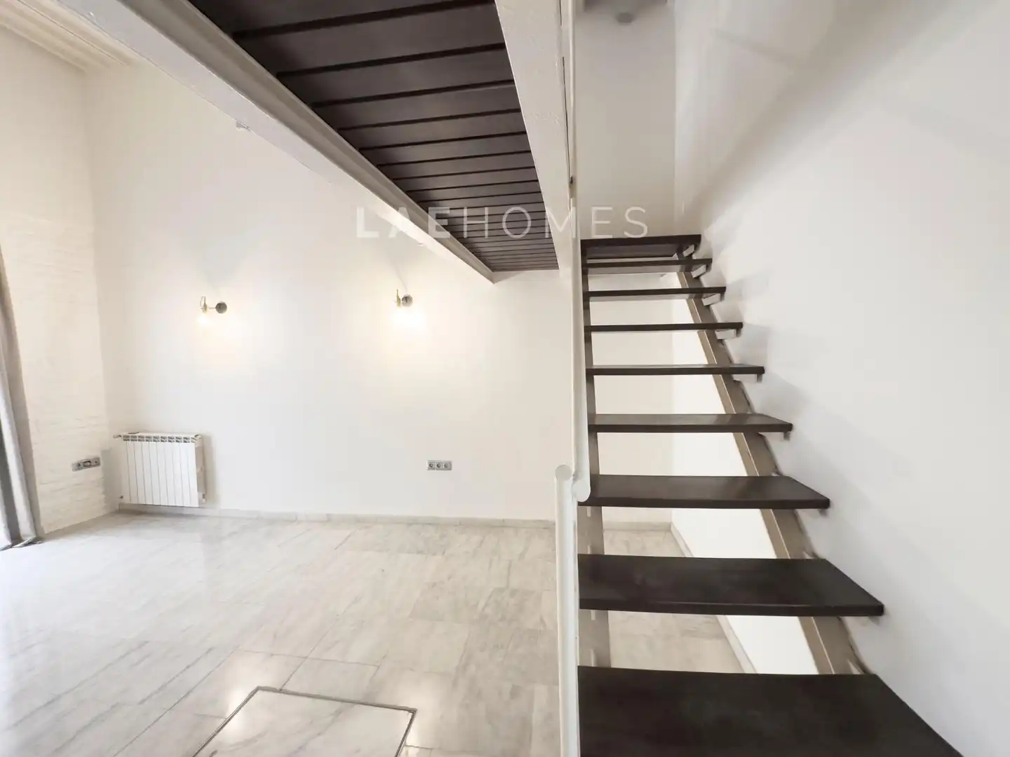 Maisonette zum Verkauf in Sevilla mit Klimaanlage, Heizung und Terrasse