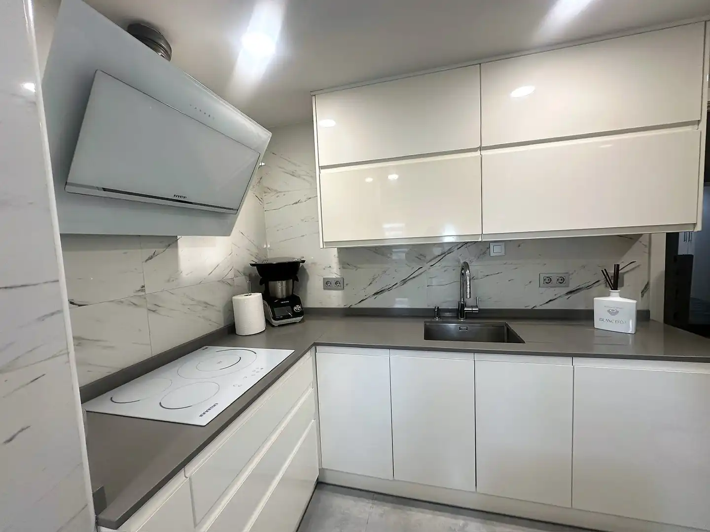 Küche von Wohnung zum Verkauf in Fuenlabrada mit Klimaanlage, Heizung und Abstellraum