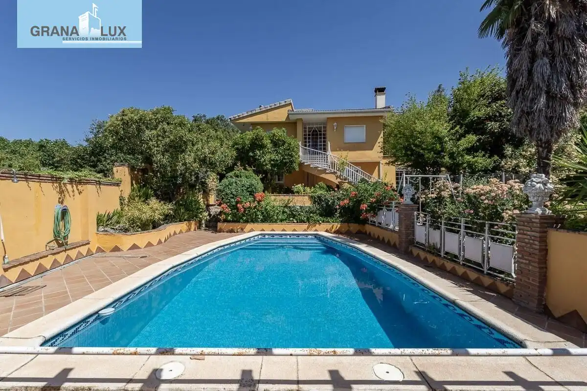 Chalet con terraza en venta en Alfacar, imagen 2