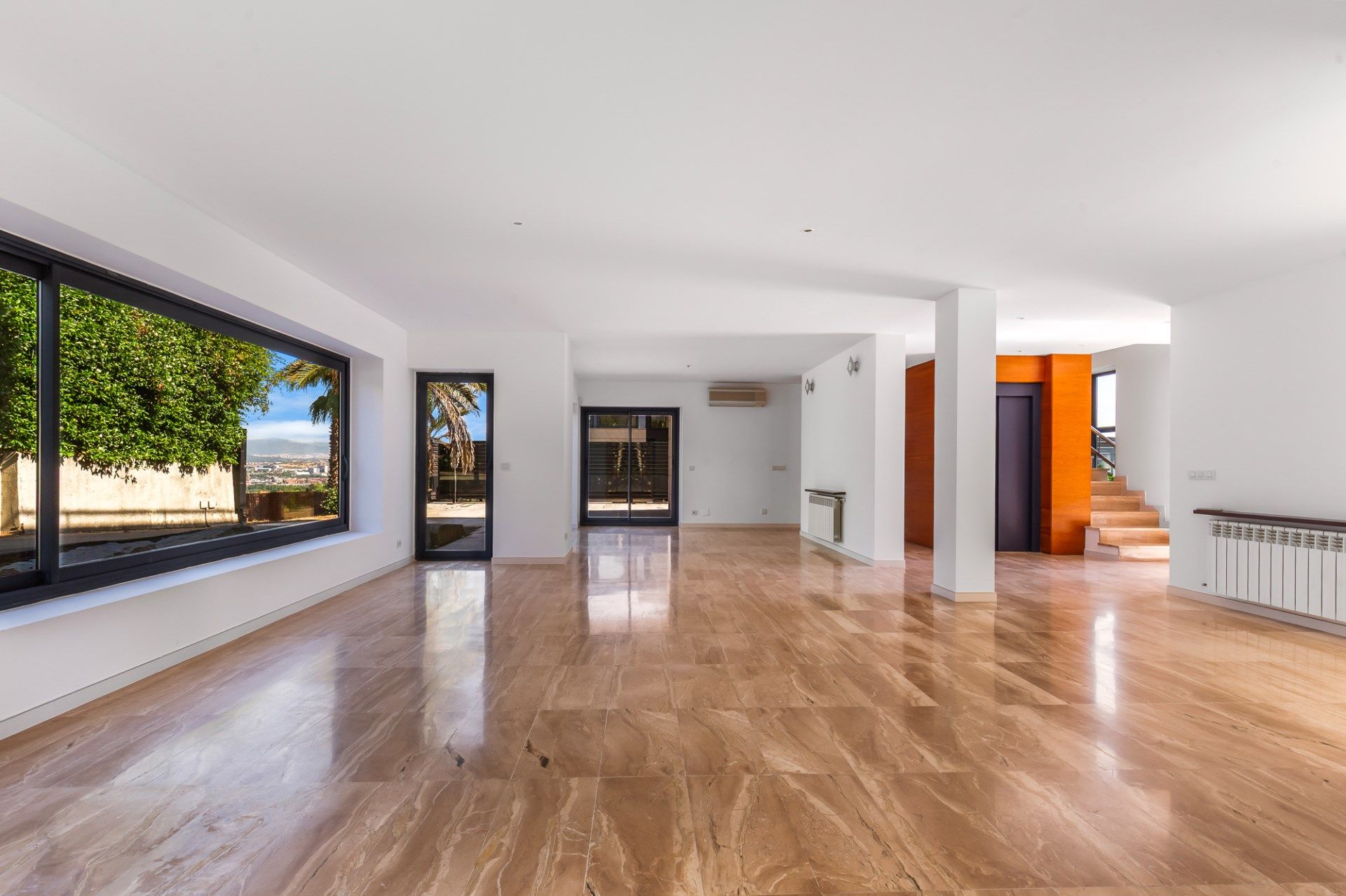 Living room of House or chalet for sale in Sant Cugat del Vallès  with Air Conditioner, Heating and Terrace